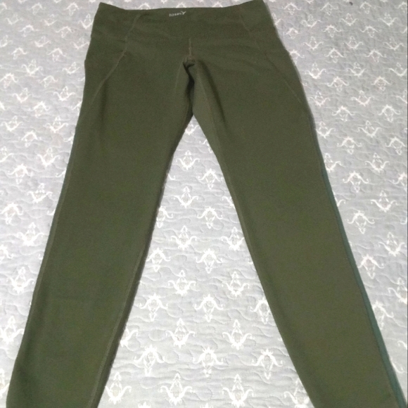 Old Navy Pants - OLD NAVY Active GO-DRY Leggings Size M in Military Green.